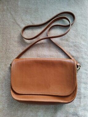 Vintage Coach Glove Tanned Cowhide Compact Crossbody Bag No. 0440-313